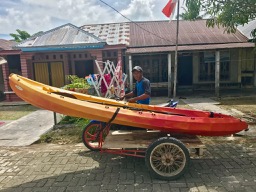 Kayak, kayaking, kayaking the Banyak Islands, Haloban, ingenious transport